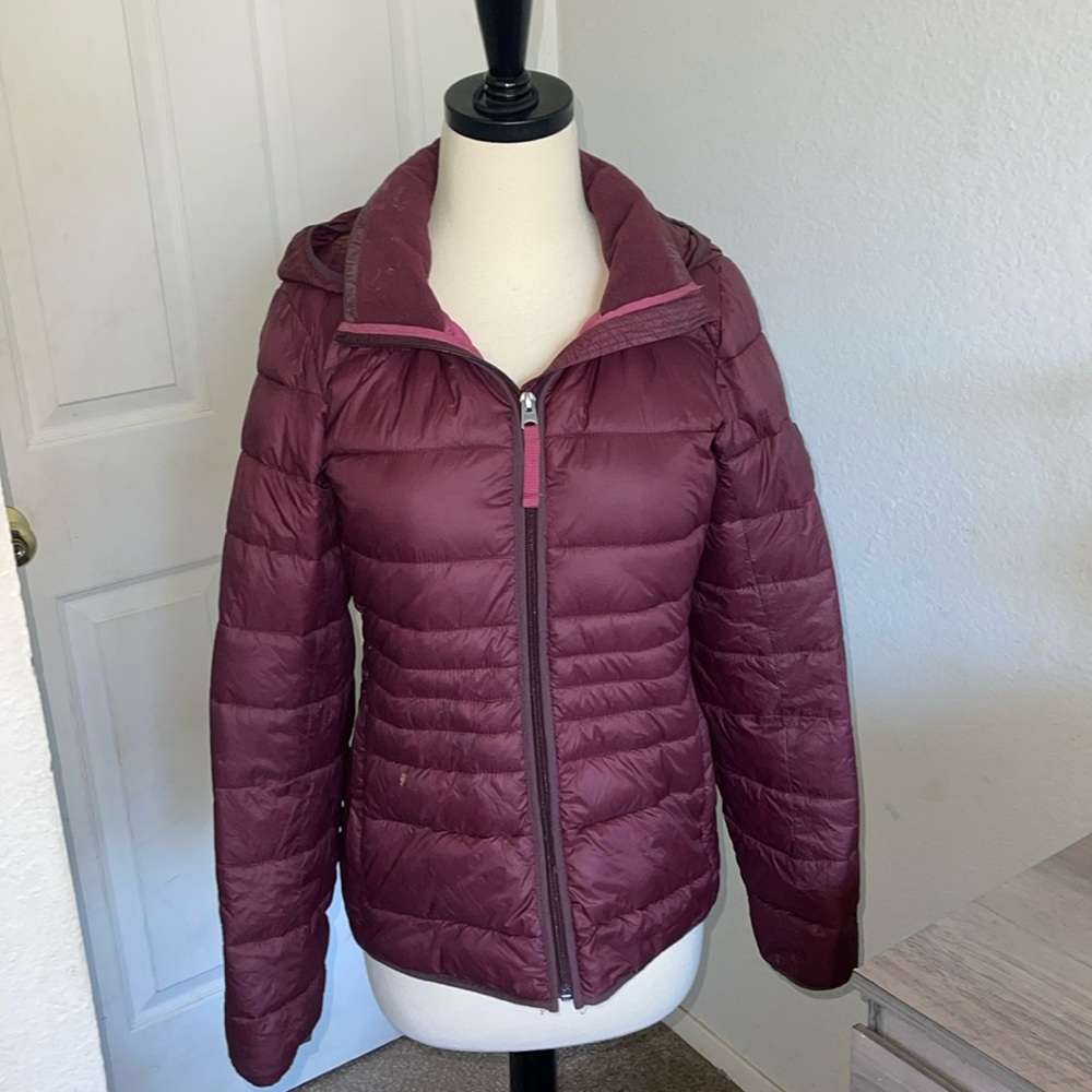 Abercrombie burgundy puffer
